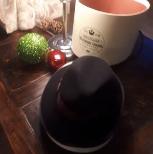 Goorin Bros. Asymmetrical Brim Female Fedora